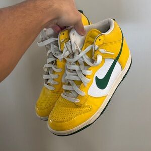 Nike High-Top Sneakers in Yellow and Green